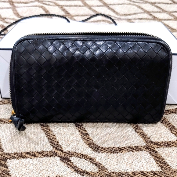 Bottega Veneta Handbags - 🥰 Bottega Veneta Wallet 🥰